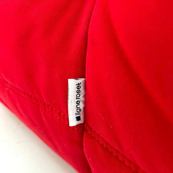 Image 1 of Divano a tre posti Togo rosso con pouf, disegnato da Michel Ducaroy per Ligne Roset, anni '70.