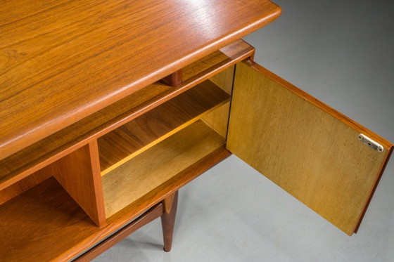 Image 1 of Escritorio modelo RT200 en teca, diseñado por Heinrich Riestenpatt, Alemania, década de 1960.