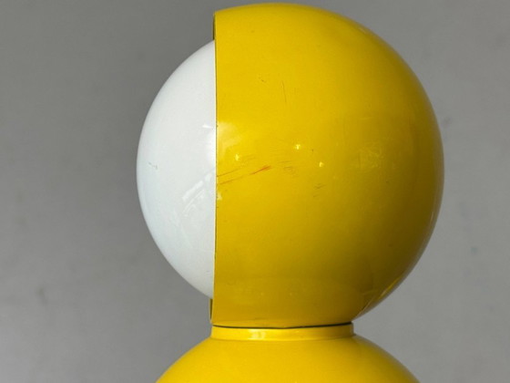 Image 1 of Set di 2 lampade da tavolo gialle Eclisse di Vico Magistretti per Artemide, Italia, anni '60