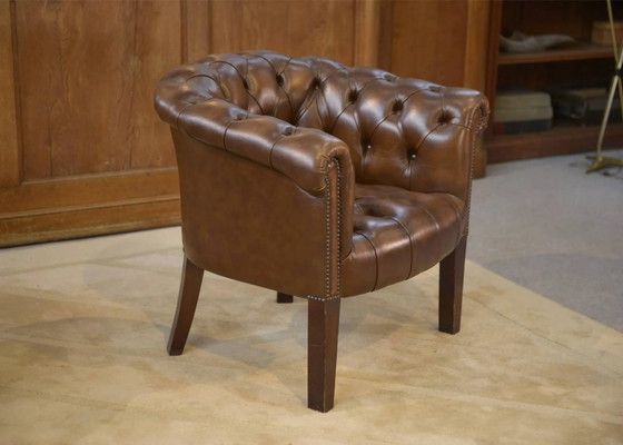 Pair of upholstered leather Club armchairs – Vintage (photo 10 of 14)