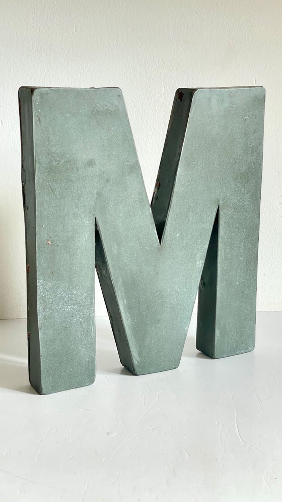 Image 1 of Lettre M Métal  Vintage