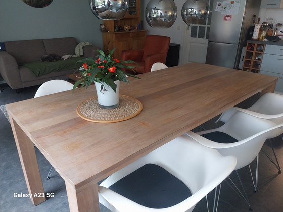 Image 1 of Massief licht eiken houten eettafel