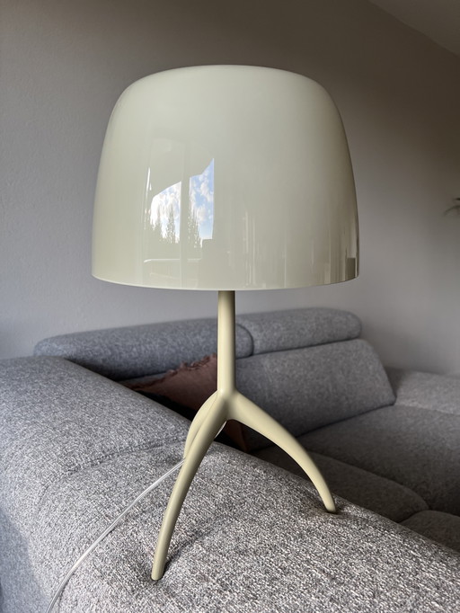 Table lamp