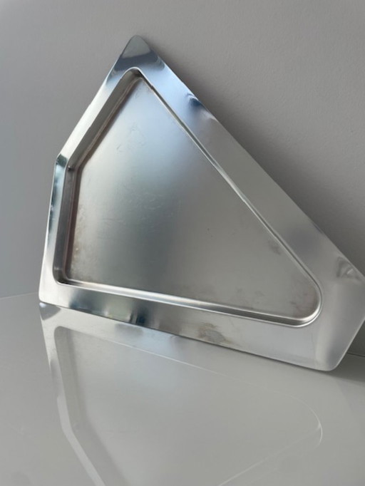 Ciotola dal design moderno in acciaio inox, forma asimmetrica