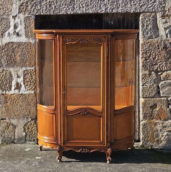 Image 1 of Franse vintage glazen vitrinekast - Kersenhouten vitrine - Louis XV-stijl - jaren 70