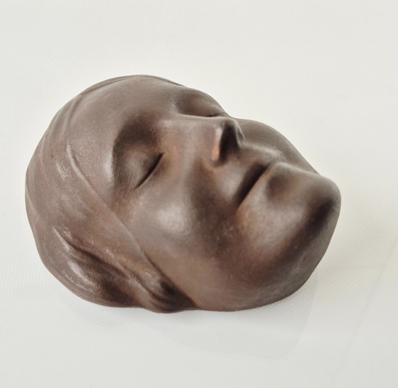 Image 1 of Máscara de pared L'Inconnue de la Seine, gres cerámico