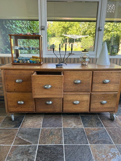 Industrial manufactures chest of drawers