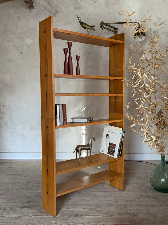 Image 1 of Vintage vrijstaande boekenkast van massief eikenhout