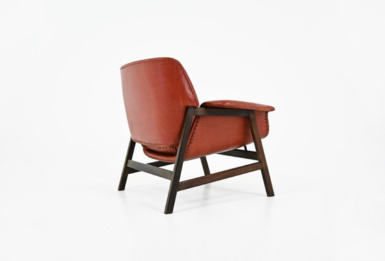 Image 1 of Pair of Brown Leather and Wood Armchairs by Gianfranco Frattini for Cassina. Model: 849. Seat Height: 40 cm. Stamped Cassina.