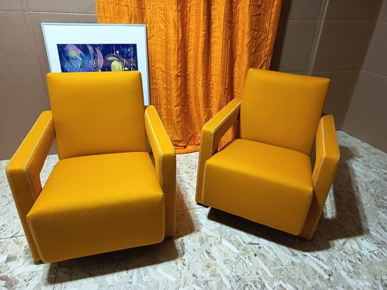 Image 1 of CASSINA Paire de fauteuils Utrecht 637 NEUF 2026 en laine KVARD Moutarde par Gerrit Rietveld