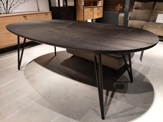 Vik dining table - oval - 220x120 cm – XOOON, Metal (photo 2 of 5)
