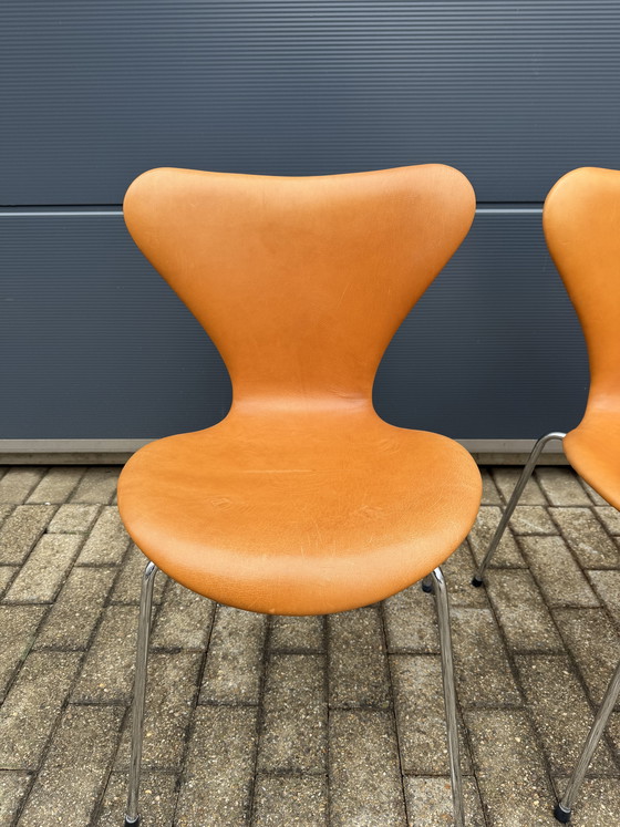 Image 1 of 6x Fritz Hansen series 7 Vlinderstoelen Cognac Camel leder