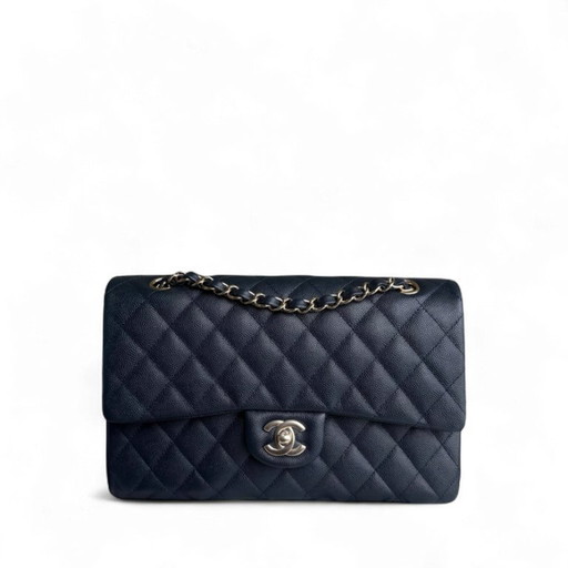 Borsa Chanel Classic Flap Medium - Caviar 25CM trapuntata blu scuro, finiture oro chiaro, serie 26