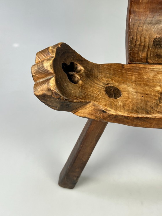 Image 1 of Antico sgabello / sedia spagnola a treppiede. Brutalista