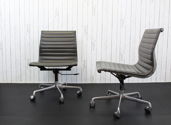 Image 1 of 9X Ea117 Office Chairs Icf Charles & Ray Eames Seats