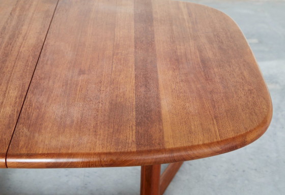 Juul Kristensen Superelliptical Mid-Century Dining Table for Glostrup – Wood (photo 5 of 17)