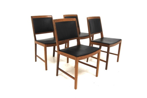 Set van 4 "Facett 4-132" Eetkamerstoelen, Bertil Fridhagen, Bodafors, Zweden, 1970