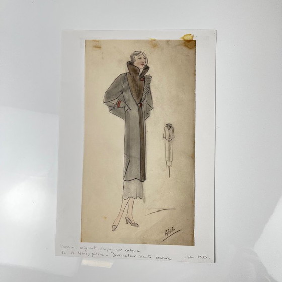 Image 1 of Boceto de moda sobre papel vegetal de A. Henry Pierre, 1935