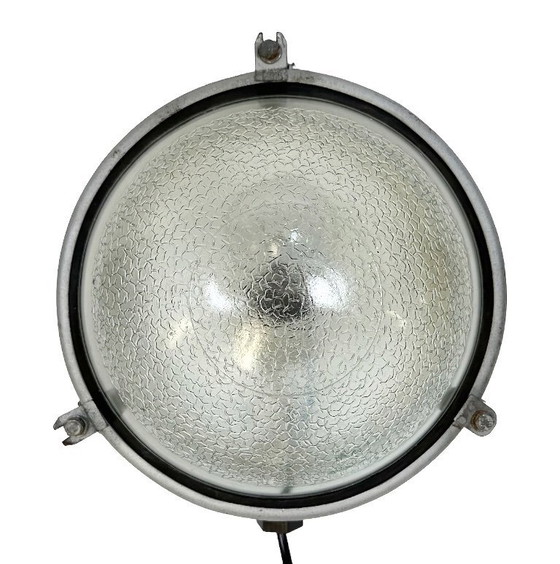 Image 1 of Industriële Sovjet-wand- of plafondlamp, jaren 70