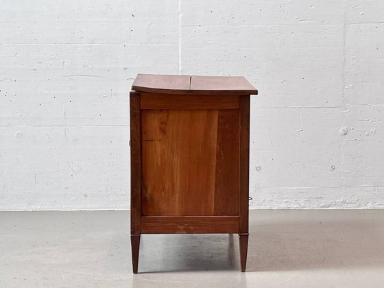 Antike klassizistische Kommode mit drei Schubladen, frühes 20. Jahrhundert – Kommoden, Wood, Vintage (photo 6 of 16)