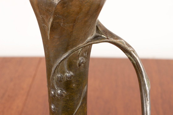 Image 1 of Vase Art-Nouveau en étain massif patiné bronze par Louis Chalon 1910.
