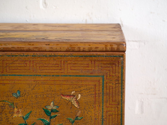 Baúl antiguo pintado en madera de pino – China, circa 1900 – Armarios de almacenamiento (photo 39 of 40)