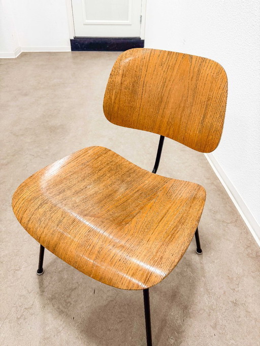 Eames DCM Chair - Black Frame - 2nd Generation