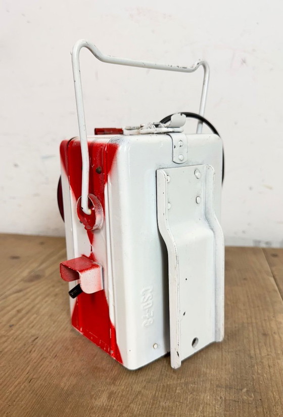 Image 1 of Lanterna ferroviaria rossa industriale d'epoca, anni '80