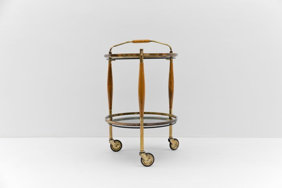 Image 1 of Carrito de servicio Regency de mediados de siglo en vidrio ahumado y madera, década de 1960