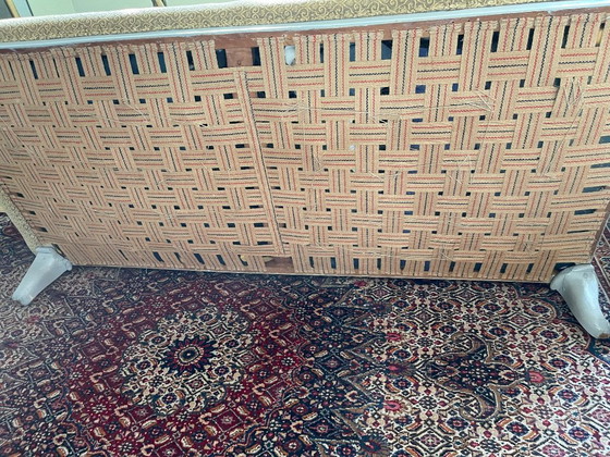 Image 1 of Authentieke 19e-eeuwse Louis-Philippe chaise longue (ca. 1840) met handgesneden acanthuspoten, professioneel herstoffeerd