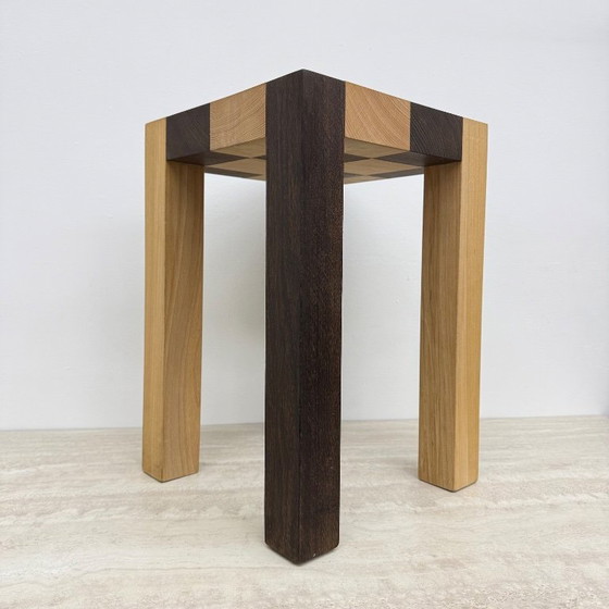 Sgabello in legno con motivo a scacchiera, Sgabelli, Marrone, Modern (foto 7 di 14)