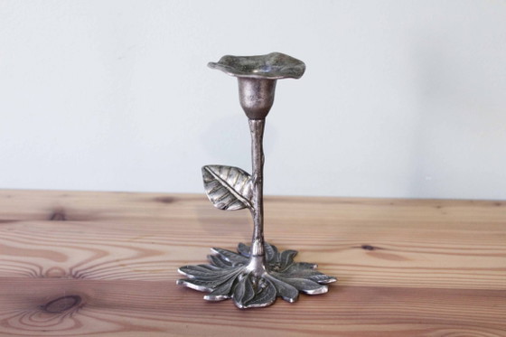 Image 1 of Candelabro de peltre con diseño floral, 1970
