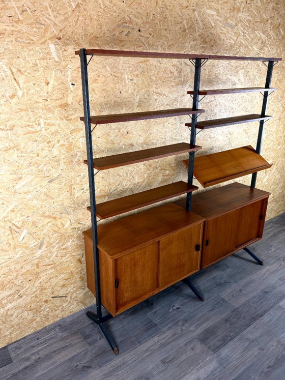 Image 1 of Teakhouten wandplankensysteem uit de jaren 60/70 van Olof Pira, Zweden, midden-20e eeuw.