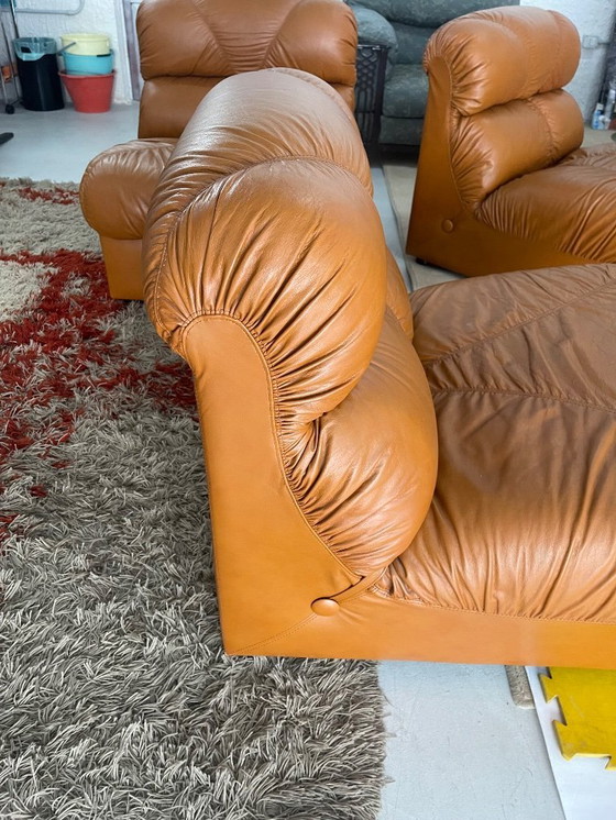 Image 1 of Fauteuils de salon en cuir cognac vintage italien moderne des années 1970