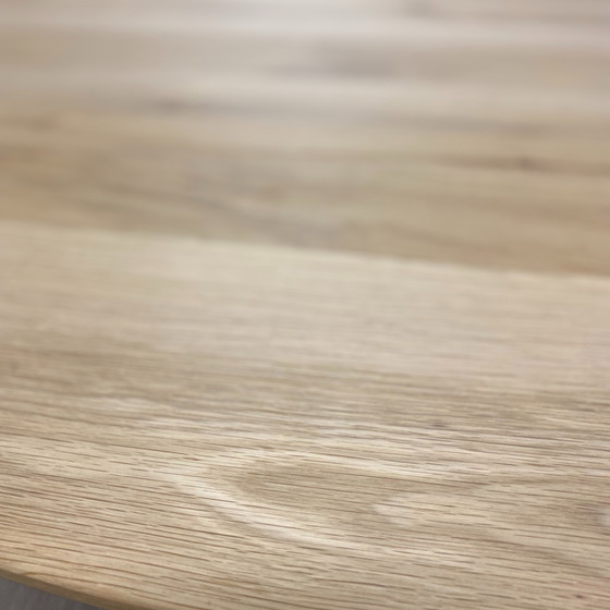 Image 1 of Table de salle à manger Nouvion Yvo Ø130 avec 3 chaises de salle à manger Koinor Essay (ensemble de 3)