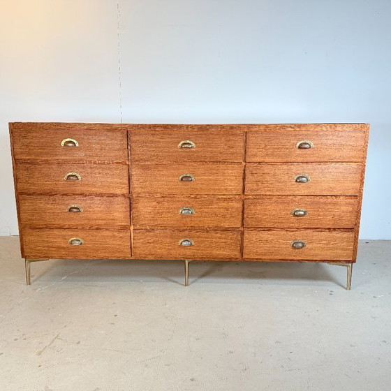 Image 1 of Vintage Eikenhouten Vitrine Toonbank Met 12 Lades