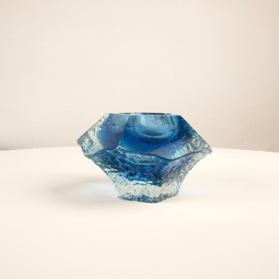 Sculptural submerged glass ashtray by Gianfranco Mandruzzato Murano 1970 – Table accessories (photo 11 of 21)