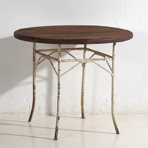 Antiker runder Outdoor-Metalltisch (Frankreich, ca. 1900)