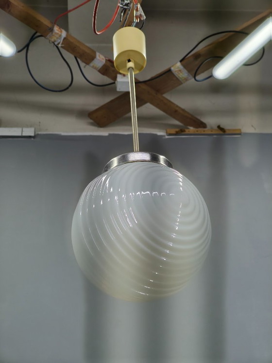 Image 1 of Suspension en verre opalin côtelé tchécoslovaque, années 1970