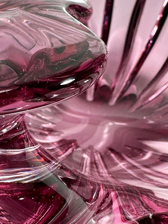 Image 1 of Grote vintage schelpvormige schaal van Formia Vetri Murano schelp cranberryglas fruitschaal Barovier Toso Zwaar Italië jaren 70