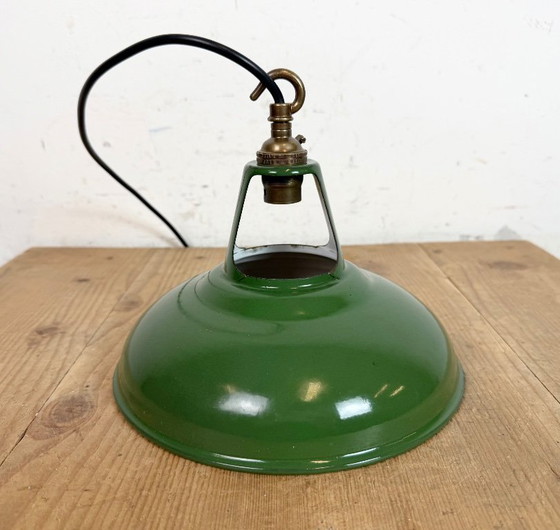 Image 1 of Lampada a sospensione industriale in smalto verde di Coolicon, anni '50