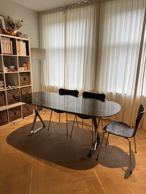 Maxalto / B&B Italia dining table with marble top for 4/6 people