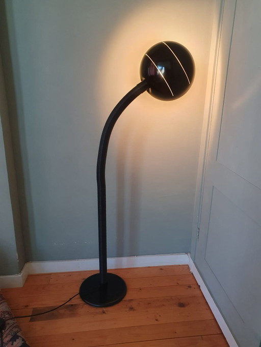 Lampe de lecture noire vintage des années 80 avec abat-jour ajouré.