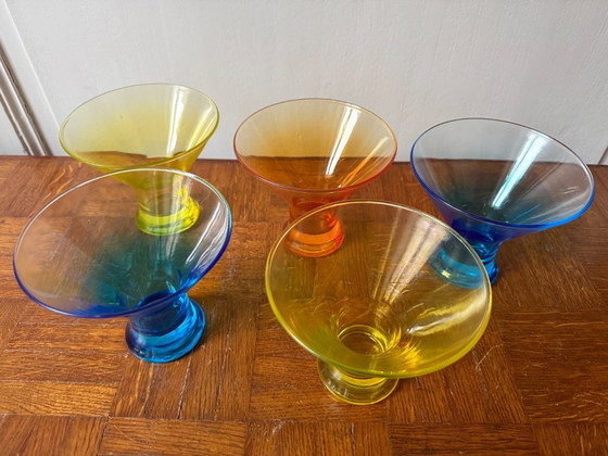 Image 1 of Set di 5 ciotole da dessert colorate Luminarc, Made in France