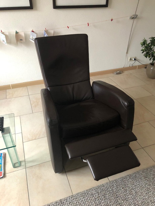 Fauteuil inclinable en cuir brun foncé