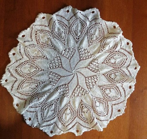 Centrino pizzo, lavorato a mano diametro 50 anni 40’ Italia