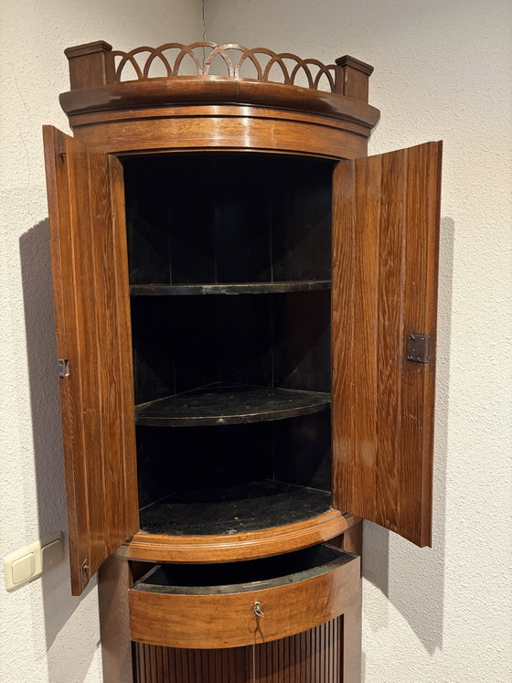 Rare corner cabinet made of North Holland oak – Wood (photo 6 of 6)