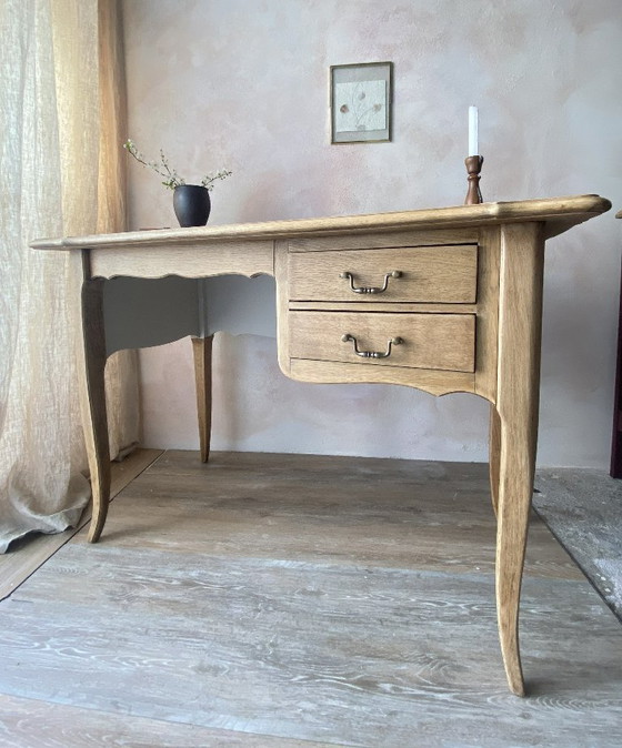 Image 1 of Bureau vintage en chêne 2 tiroirs rénové - Bois miel et beige doux