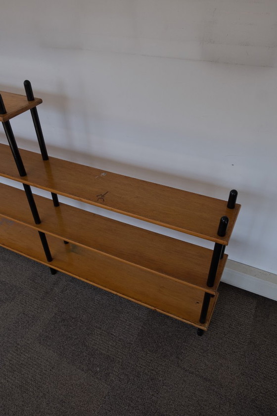 Stickschrank aus den 1960er Jahren, Willem Lutjens für Gouda Den Boer – Bücherregale, Wood (photo 5 of 12)