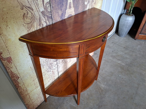 Table d'appoint semi-circulaire classique, console, table basse, dimensions 84x35cm et 76cm de hauteur. (photo 3 of 5)